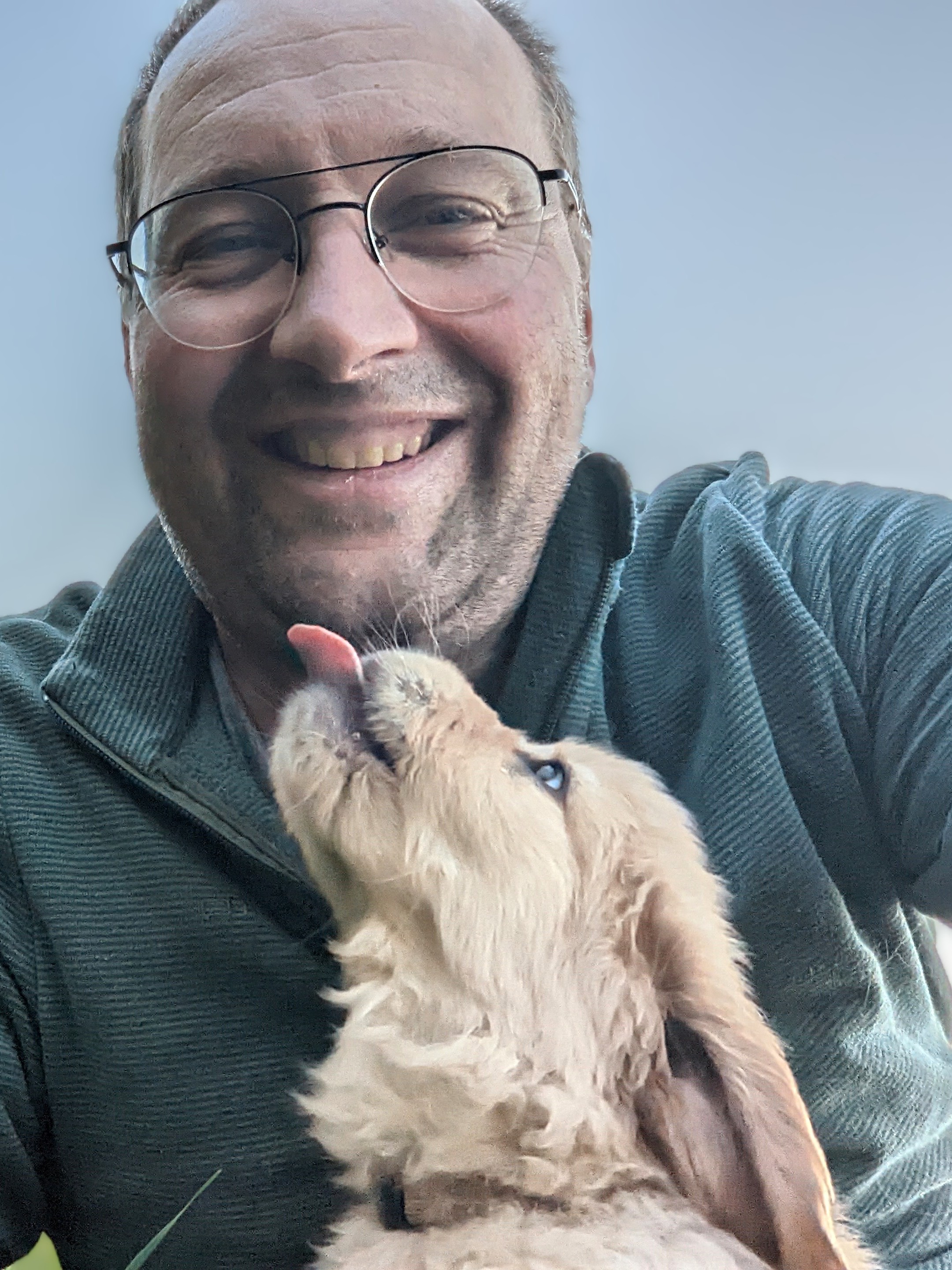 Hundetrainer Peter Schrepfer mit Assistenzhund – Selbstausbildung München West